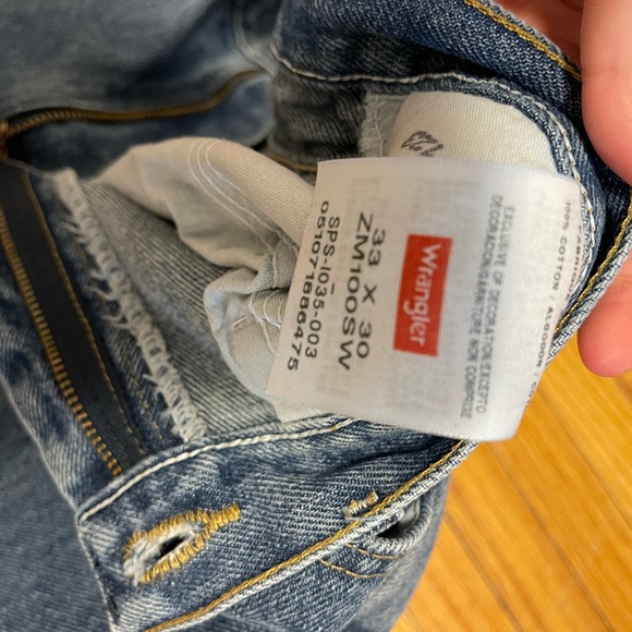 Wrangler Dark Wash Jeans - Picture 5 of 6